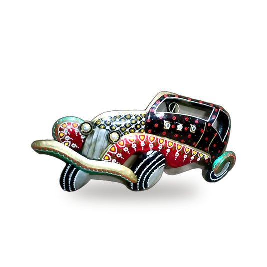 Vintage Car Showpiece – Hand-Painted Rajasthani Style